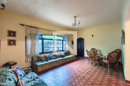 Casa para alugar com 5 quartos, 190m² em Vila Caiçara, Praia Grande