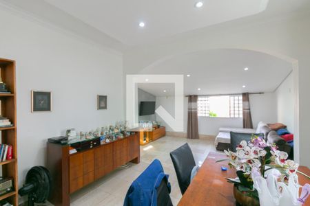 Casa à venda com 3 quartos, 120m² em Copacabana, Belo Horizonte