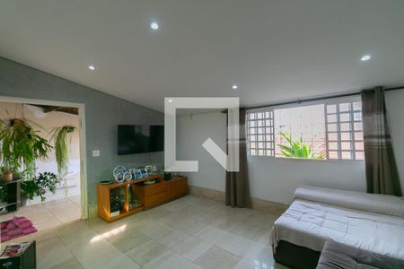Casa à venda com 3 quartos, 120m² em Copacabana, Belo Horizonte