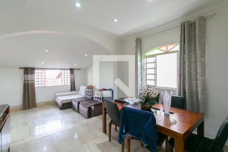 Casa à venda com 3 quartos, 120m² em Copacabana, Belo Horizonte
