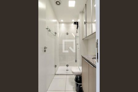 Banheiro de apartamento para alugar com 1 quarto, 39m² em Santo Amaro, São Paulo