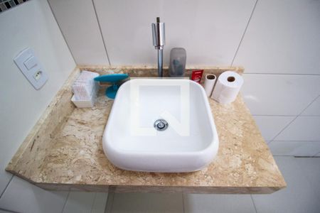 Banheiro da Suíte  de casa de condomínio para alugar com 2 quartos, 98m² em Loteamento Dinora Rosa, Sorocaba