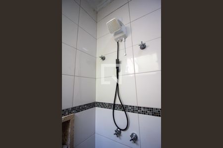 Banheiro da Suíte  de casa de condomínio para alugar com 2 quartos, 98m² em Loteamento Dinora Rosa, Sorocaba
