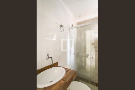 Banheiro da Suíte de casa para alugar com 2 quartos, 130m² em Jardim Ponte Rasa, São Paulo