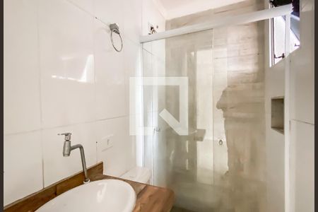 Banheiro da Suíte de casa para alugar com 2 quartos, 130m² em Jardim Ponte Rasa, São Paulo