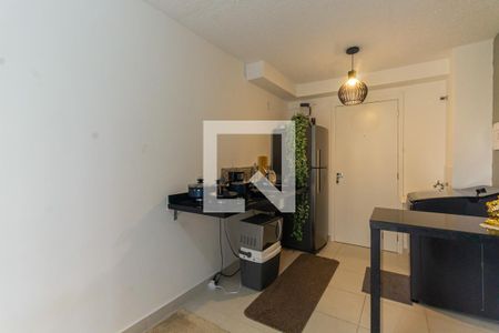Sala/Cozinha e Área de Serviço de apartamento para alugar com 1 quarto, 27m² em Guaiauna, São Paulo