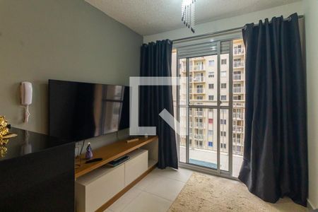 Sala/Cozinha e Área de Serviço de apartamento para alugar com 1 quarto, 27m² em Guaiauna, São Paulo