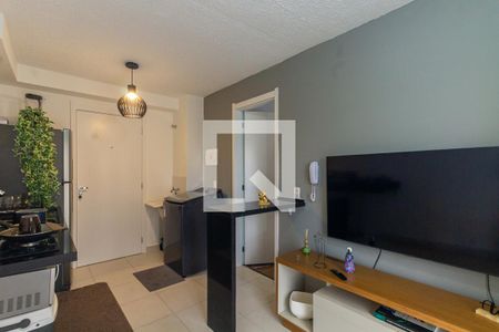 Sala/Cozinha e Área de Serviço de apartamento para alugar com 1 quarto, 27m² em Guaiauna, São Paulo