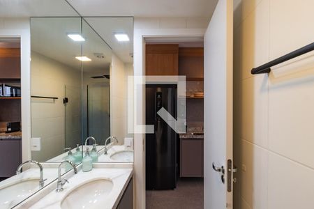 Banheiro de kitnet/studio para alugar com 1 quarto, 26m² em Barra Funda, São Paulo