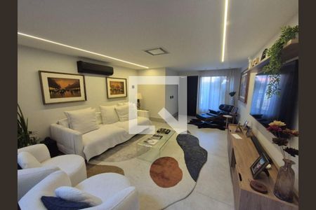 Casa à venda com 4 quartos, 196m² em Piratininga, Niterói