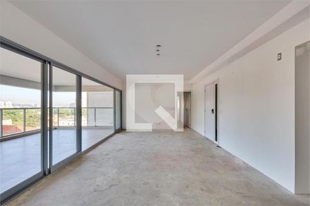 Apartamento à venda com 3 quartos, 155m² em Vila Sofia, São Paulo