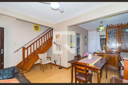 Sala de casa à venda com 3 quartos, 112m² em Ponte Pequena, São Paulo