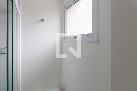 Banheiro da Suíte de apartamento para alugar com 1 quarto, 30m² em Vila Mazzei, São Paulo