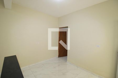 Sala / Cozinha de casa para alugar com 1 quarto, 45m² em Vila Carmosina, São Paulo