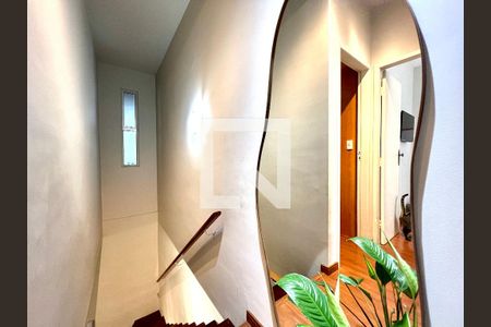Escada de casa de condomínio para alugar com 2 quartos, 78m² em Castelo, Belo Horizonte