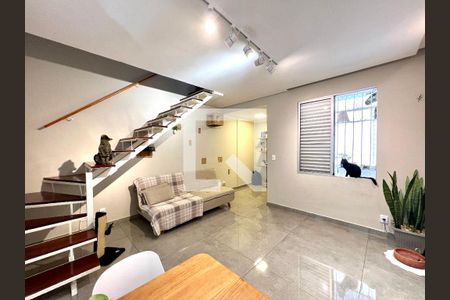 Sala de casa de condomínio para alugar com 2 quartos, 78m² em Castelo, Belo Horizonte