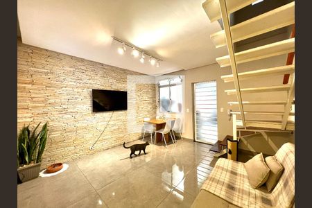 Sala de casa de condomínio para alugar com 2 quartos, 78m² em Castelo, Belo Horizonte