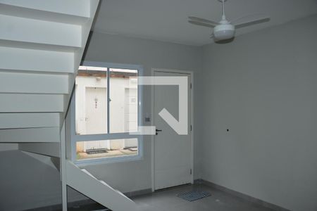 Casa de Condomínio para alugar com 2 quartos, 50m² em Água Espraiada (caucaia do Alto), Cotia