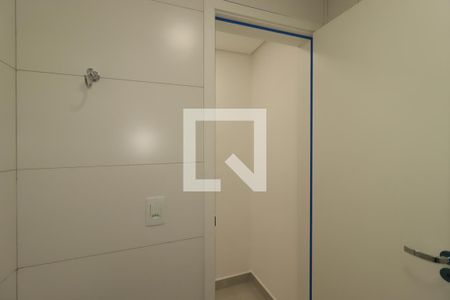 Banheiro de kitnet/studio para alugar com 1 quarto, 22m² em Vila América, Santo André