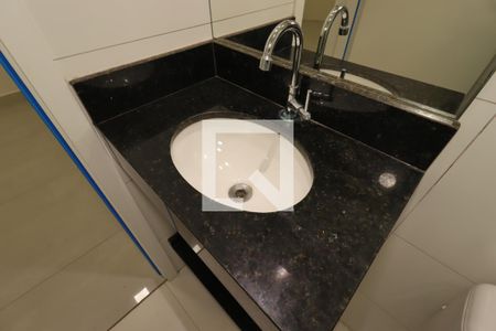 Banheiro de apartamento para alugar com 1 quarto, 26m² em Vila América, Santo André
