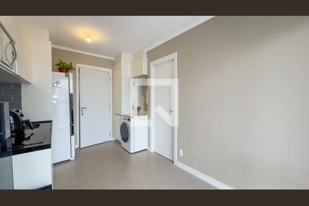 Cozinha, Área de Serviço e Sala de apartamento à venda com 1 quarto, 28m² em Campo Belo, São Paulo