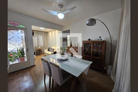 Sala de casa à venda com 3 quartos, 200m² em Conjunto Lagoa, Belo Horizonte