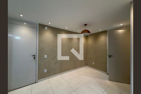 Sala de apartamento para alugar com 1 quarto, 44m² em Curicica, Rio de Janeiro