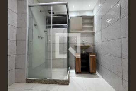 Banheiro de apartamento para alugar com 1 quarto, 44m² em Curicica, Rio de Janeiro