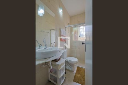 Banheiro social de casa à venda com 3 quartos, 200m² em Carlos Prates, Belo Horizonte