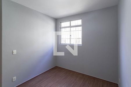 Quarto 2 de apartamento para alugar com 2 quartos, 50m² em Piratininga, Belo Horizonte