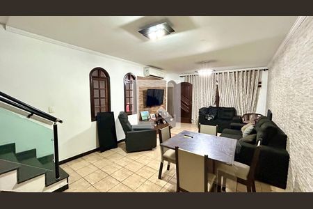 Casa para alugar com 3 quartos, 280m² em Jardim Valeria, Guarulhos