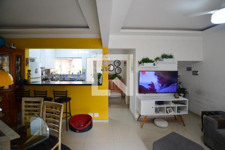 SALA de casa à venda com 4 quartos, 125m² em Rio Pequeno, São Paulo
