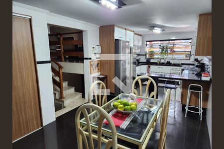 Casa à venda com 4 quartos, 298m² em Vila Rosalia, Guarulhos