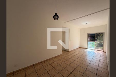 Sala de apartamento para alugar com 2 quartos, 74m² em Taquara, Rio de Janeiro