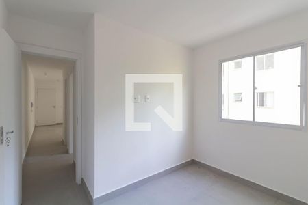 Quarto 2 de apartamento para alugar com 2 quartos, 44m² em Jardim Helian, São Paulo