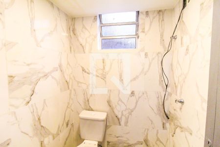 Banheiro de casa para alugar com 1 quarto, 35m² em Jardim Camargo Novo, São Paulo