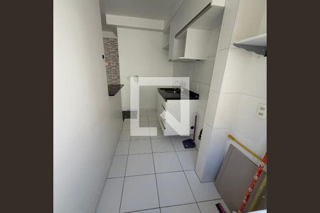 Cozinha de apartamento para alugar com 2 quartos, 52m² em Jardim Santa Emilia, São Paulo