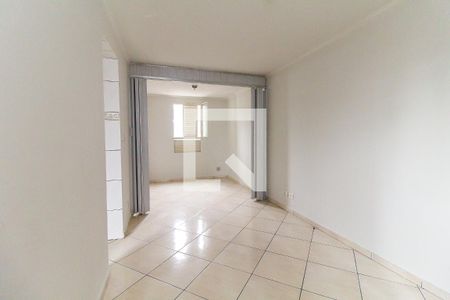 Sala de apartamento para alugar com 3 quartos, 49m² em Conjunto Residencial José Bonifácio, São Paulo