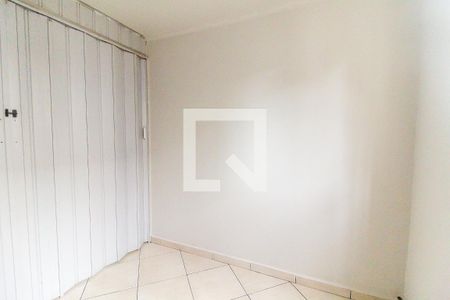 Quarto 1 de apartamento para alugar com 3 quartos, 49m² em Conjunto Residencial José Bonifácio, São Paulo