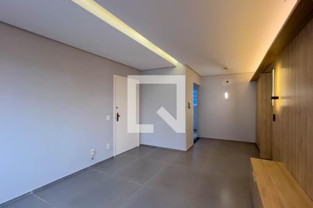 Sala de apartamento para alugar com 2 quartos, 67m² em Vila Monumento, São Paulo
