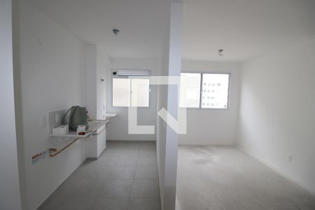 Sala / Cozinha de apartamento para alugar com 2 quartos, 45m² em Colônia (zona Leste), São Paulo