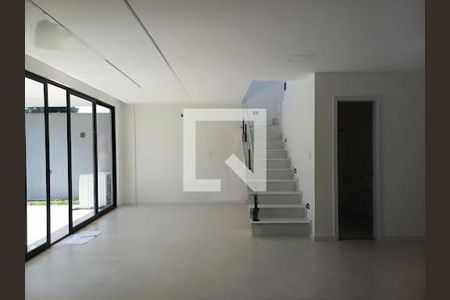 Casa à venda com 3 quartos, 222m² em Vargem Pequena, Rio de Janeiro