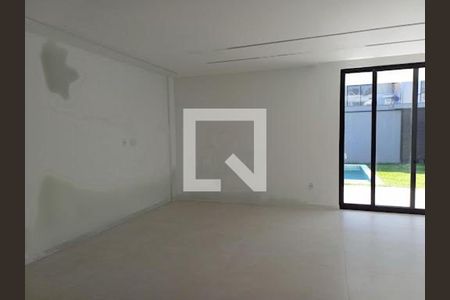 Casa à venda com 3 quartos, 222m² em Vargem Pequena, Rio de Janeiro