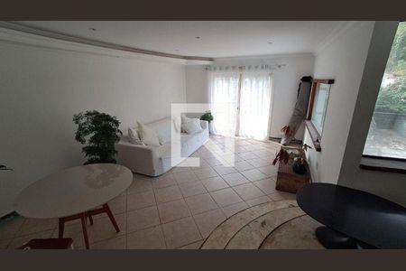 Casa à venda com 4 quartos, 326m² em Pendotiba, Niterói