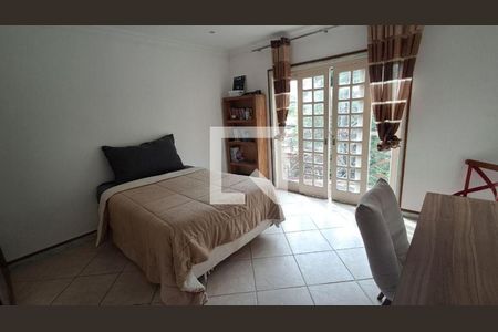 Casa à venda com 4 quartos, 326m² em Pendotiba, Niterói