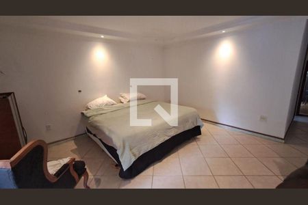 Casa à venda com 4 quartos, 326m² em Pendotiba, Niterói