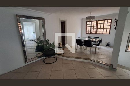 Casa à venda com 4 quartos, 326m² em Pendotiba, Niterói
