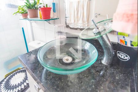 Banheiro  de apartamento para alugar com 2 quartos, 48m² em Parque Sao Vicente, Santo André