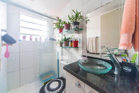 Banheiro  de apartamento para alugar com 2 quartos, 48m² em Parque Sao Vicente, Santo André