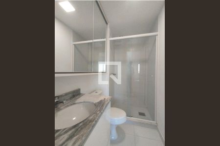 Banheiro da Suíte de apartamento para alugar com 2 quartos, 60m² em São Sebastião, Porto Alegre